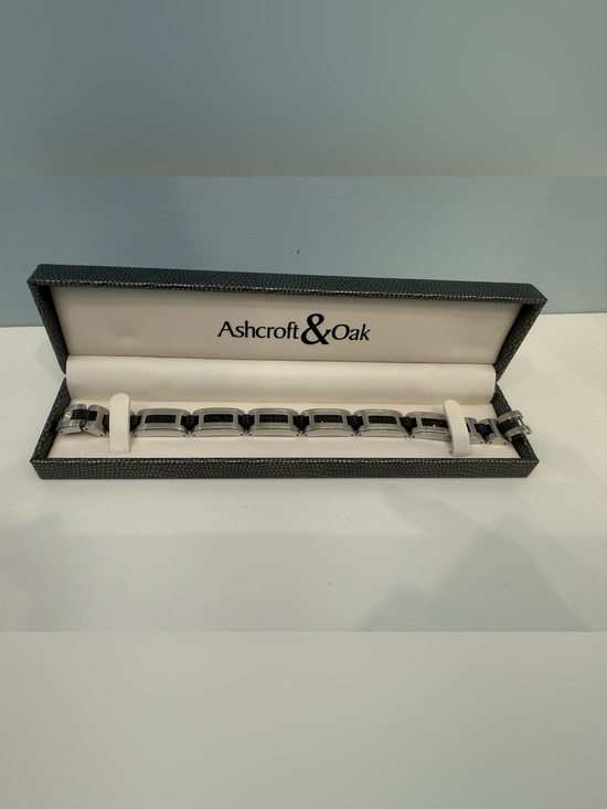 Ashcroft & Oak Other - Ashcroft & Oak Silver & Black Link Bracelet